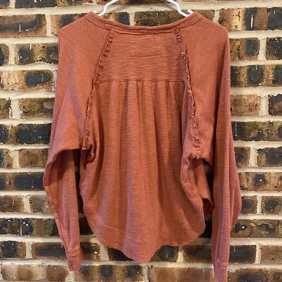 Super cute Pilcro (anthropologie) top with ruffles on seams, Women’s XS - Picture 5 of 6